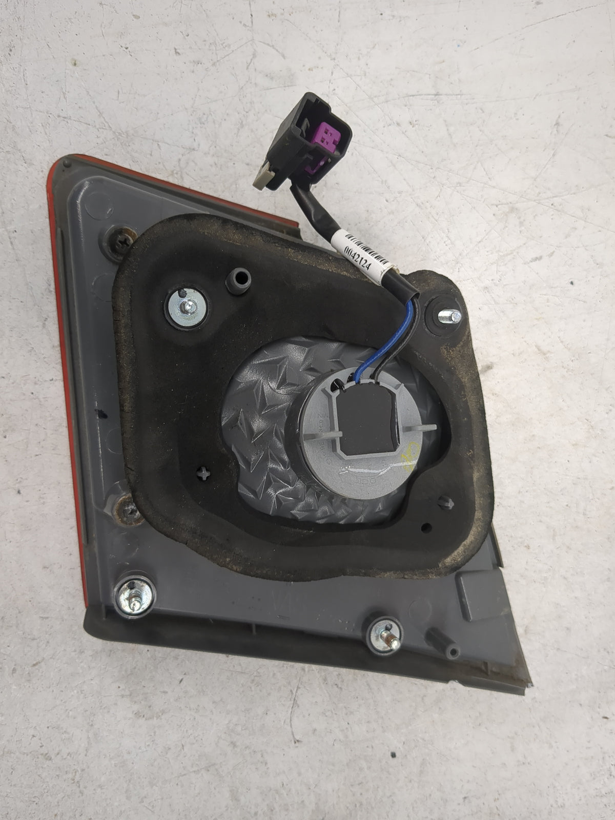 Chevrolet Cruze Limited Driver Left Side Deck Lid Mounted Tail Light - Oemusedautoparts1.com