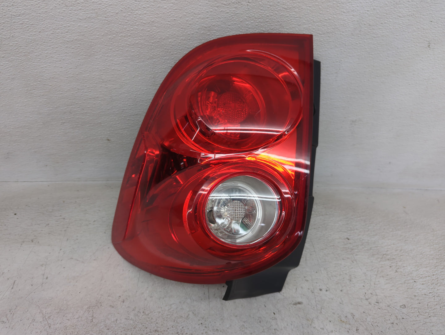 2010-2015 Chevrolet Equinox Tail Light Assembly Passenger Right OEM Fits Fits 2010 2011 2012 2013 2014 2015 OEM Used Auto Pa