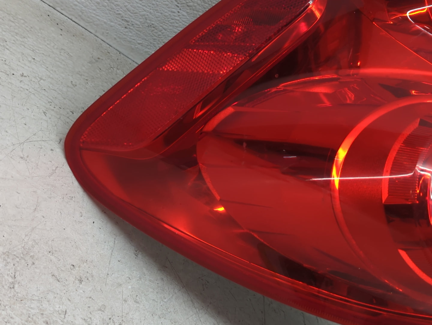 2010-2015 Chevrolet Equinox Tail Light Assembly Passenger Right OEM Fits Fits 2010 2011 2012 2013 2014 2015 OEM Used Auto Pa