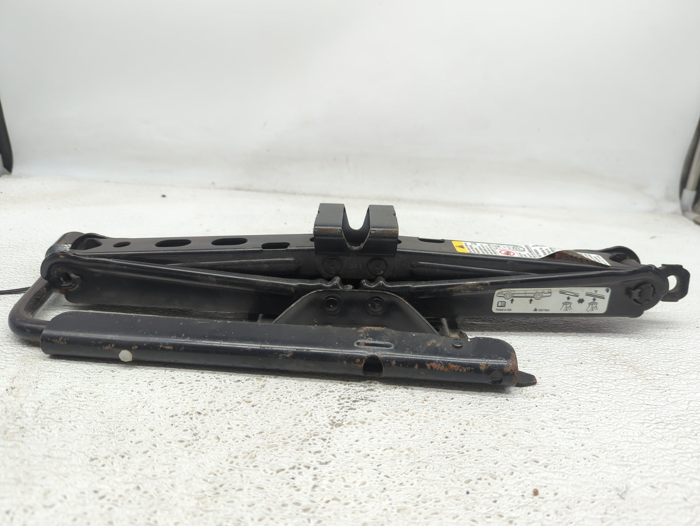 2010 Chevrolet Equinox Spare Scissor Car Jack 1072429 - Oemusedautoparts1.com