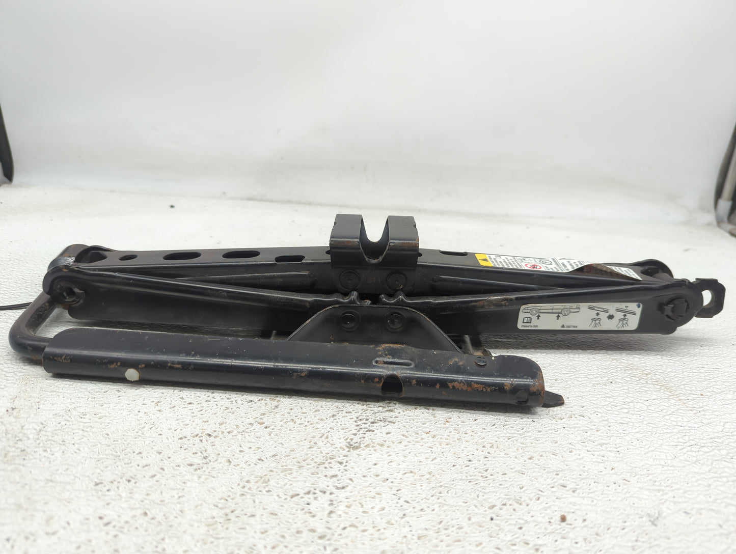 2010 Chevrolet Equinox Spare Scissor Car Jack 1072429 - Oemusedautoparts1.com