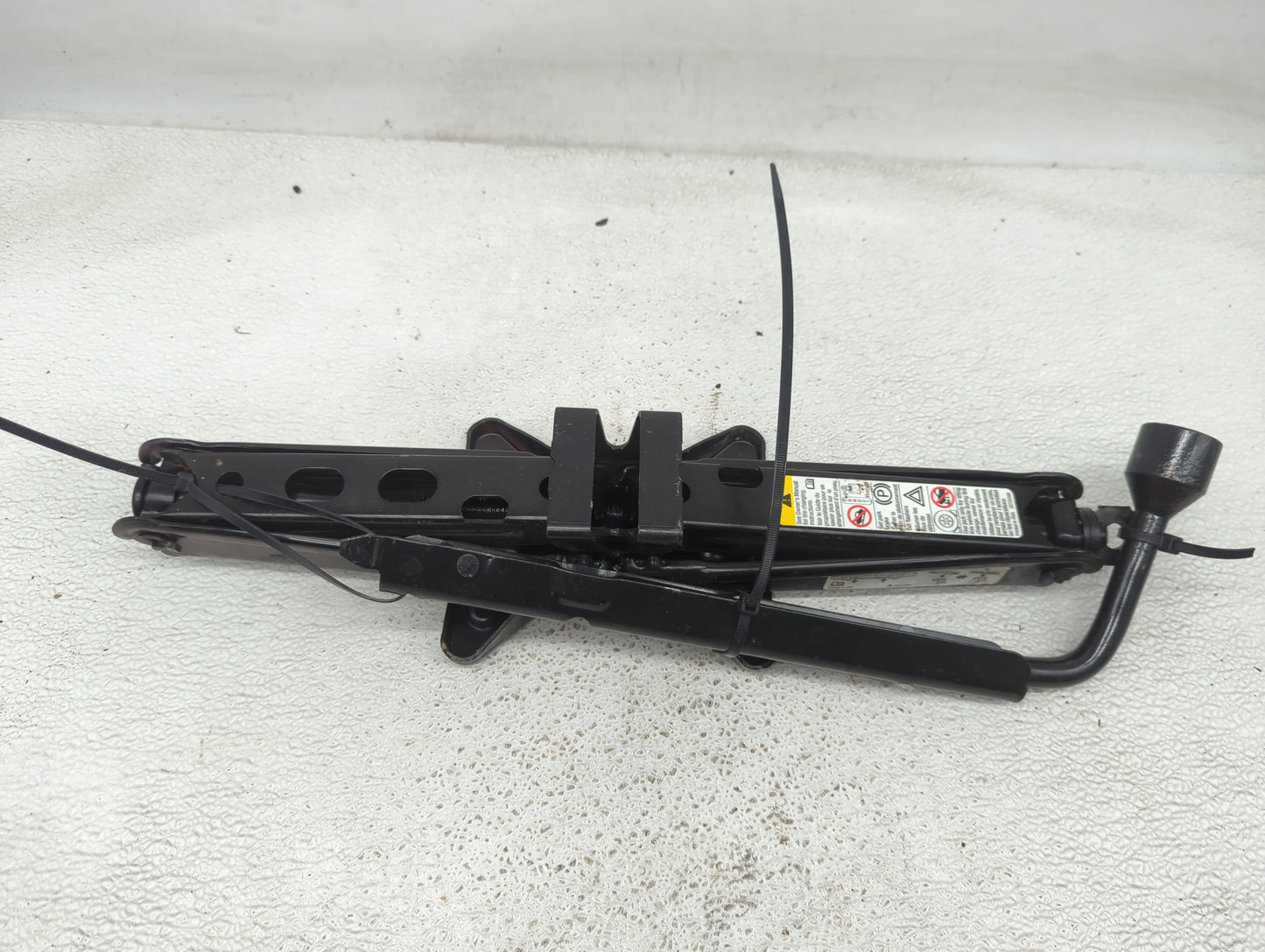 2010 Chevrolet Equinox Spare Scissor Car Jack - Oemusedautoparts1.com