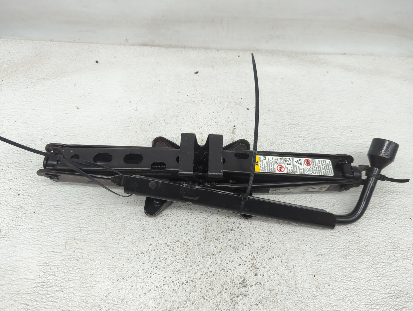 2010 Chevrolet Equinox Spare Scissor Car Jack 1074142 - Oemusedautoparts1.com