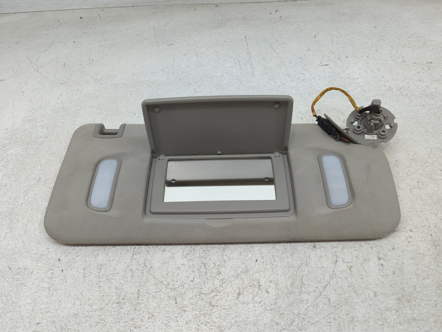 2010-2017 Chevrolet Equinox Sun Visor Shade Replacement Passenger Right Mirror Fits Fits 2010 2011 2012 2013 2014 2015 2016 