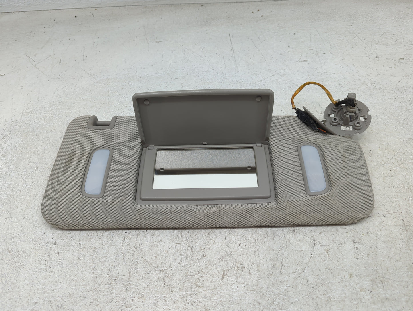2010-2017 Chevrolet Equinox Sun Visor Shade Replacement Passenger Right Mirror Fits Fits 2010 2011 2012 2013 2014 2015 2016 