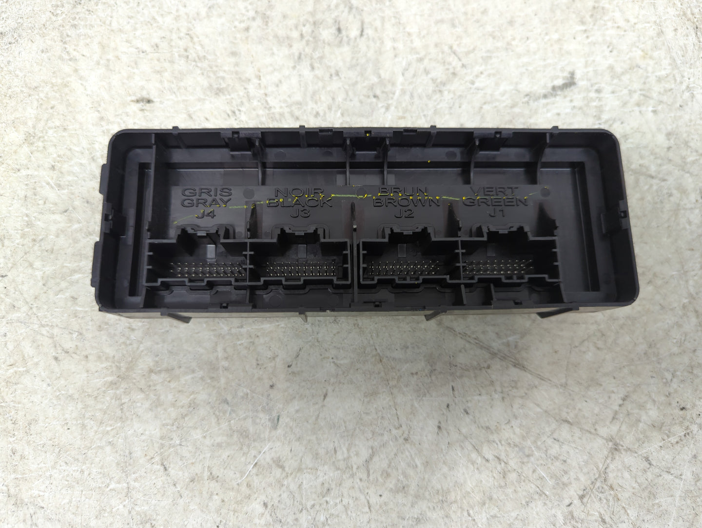 2013-2017 Chevrolet Equinox Body Control Module Bcm Inner Cabin Fuse Box - Oemusedautoparts1.com