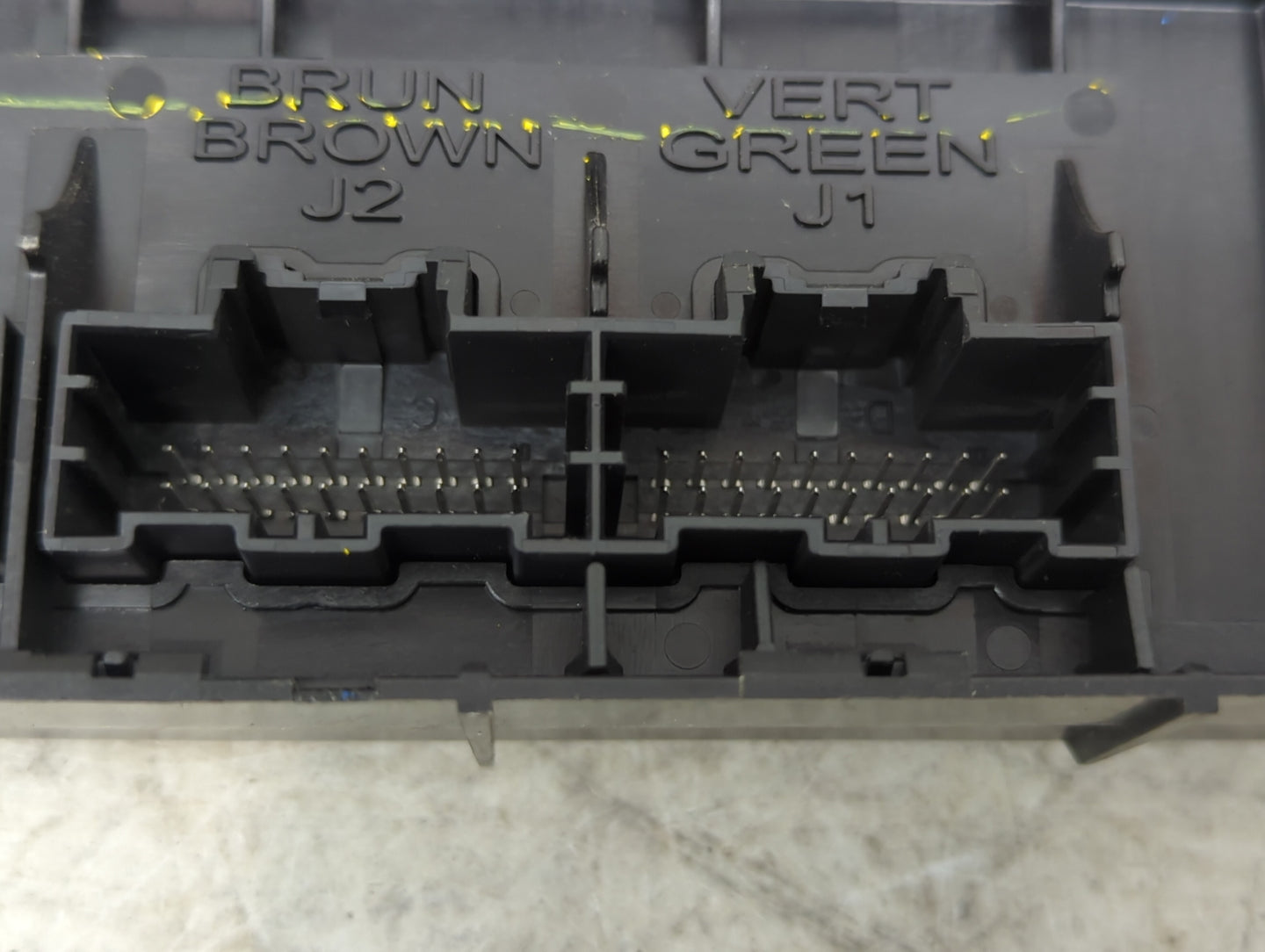 2013-2017 Chevrolet Equinox Body Control Module Bcm Inner Cabin Fuse Box - Oemusedautoparts1.com