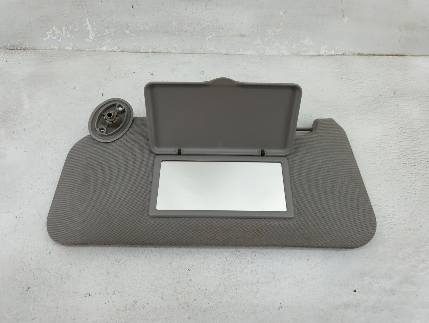 2005-2009 Chevrolet Equinox Sun Visor Shade Replacement Driver Left Mirror Fits Fits 2005 2006 2007 2008 2009 OEM Used Auto 