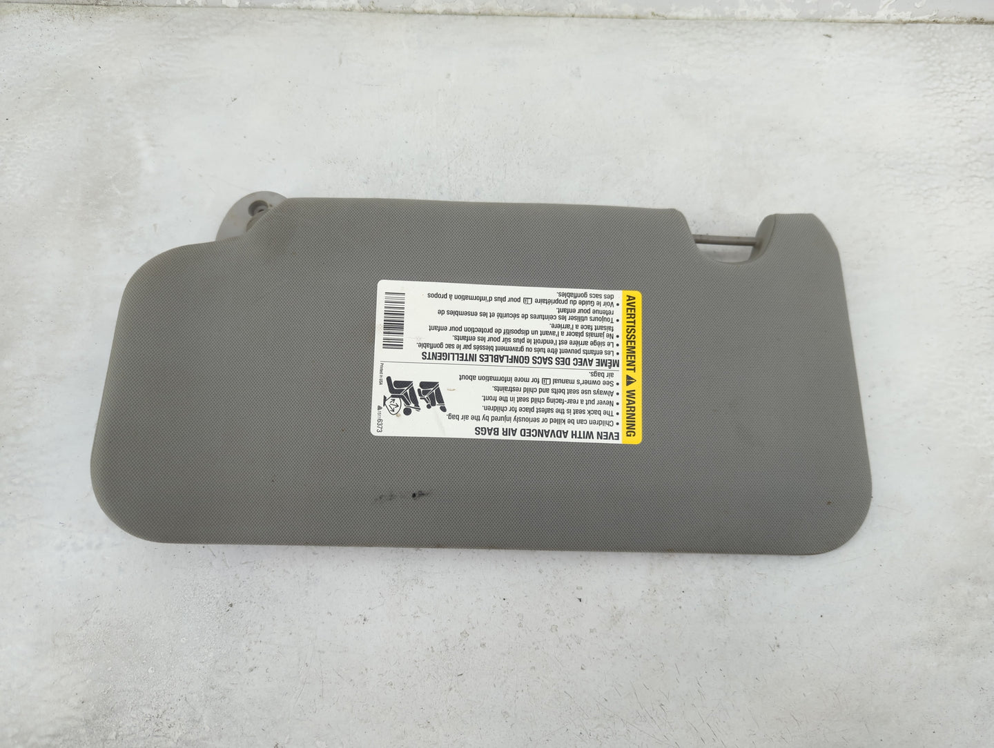 2005-2009 Chevrolet Equinox Sun Visor Shade Replacement Passenger Right Mirror Fits Fits 2005 2006 2007 2008 2009 OEM Used A