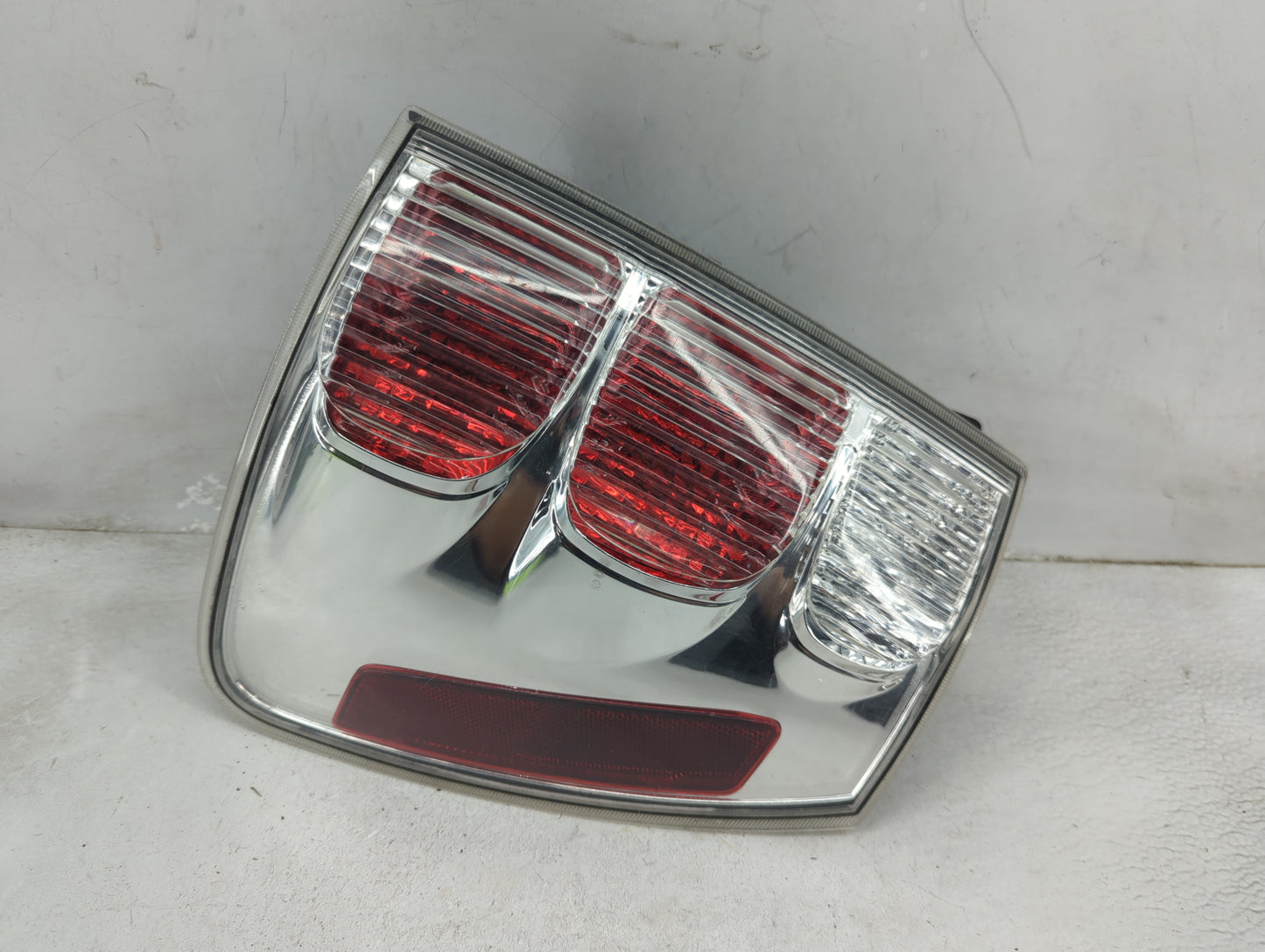 2005-2009 Chevrolet Equinox Tail Light Assembly Driver Left OEM Fits Fits 2005 2006 2007 2008 2009 OEM Used Auto Parts - Oem