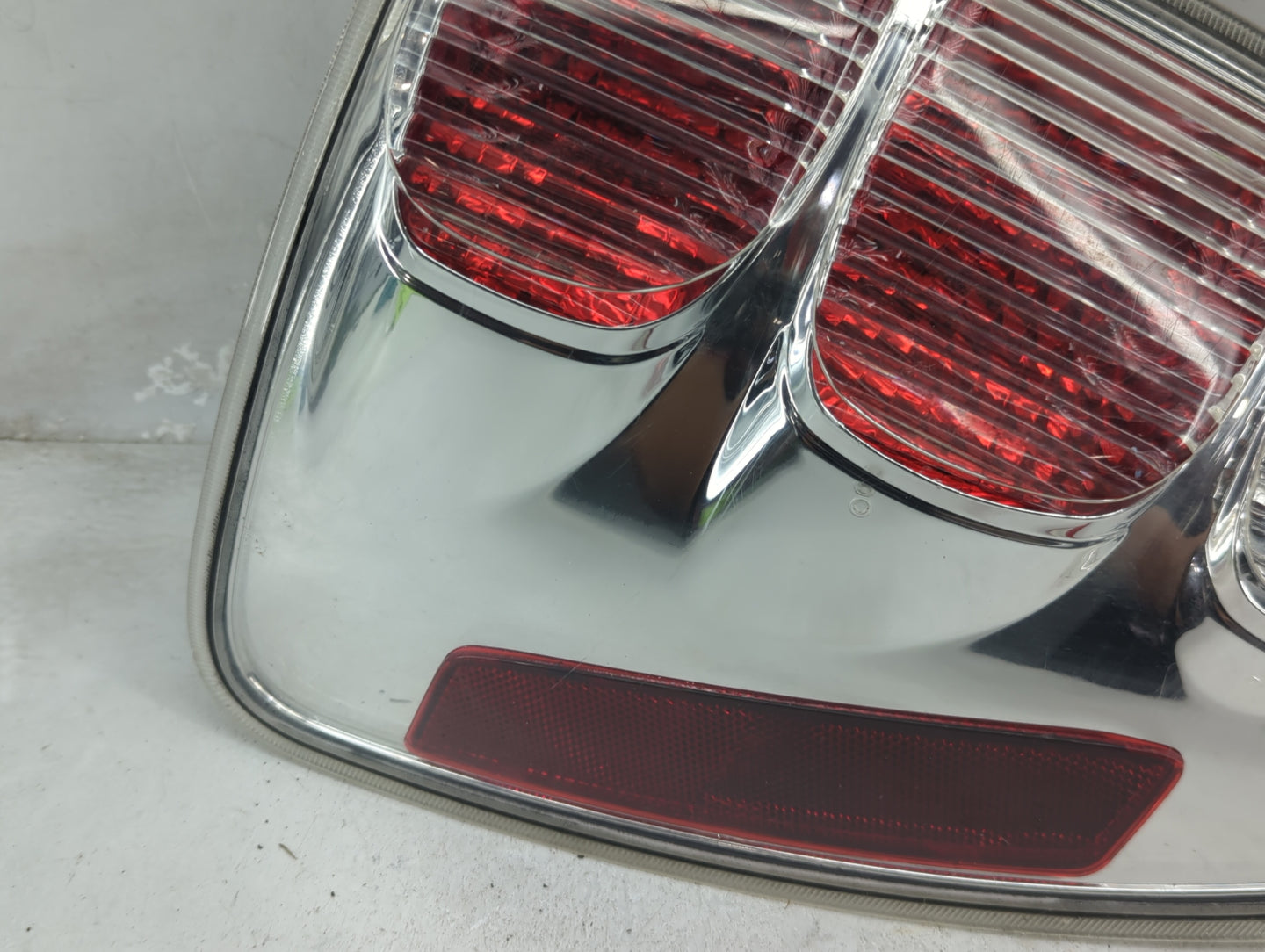 2005-2009 Chevrolet Equinox Tail Light Assembly Driver Left OEM Fits Fits 2005 2006 2007 2008 2009 OEM Used Auto Parts - Oem
