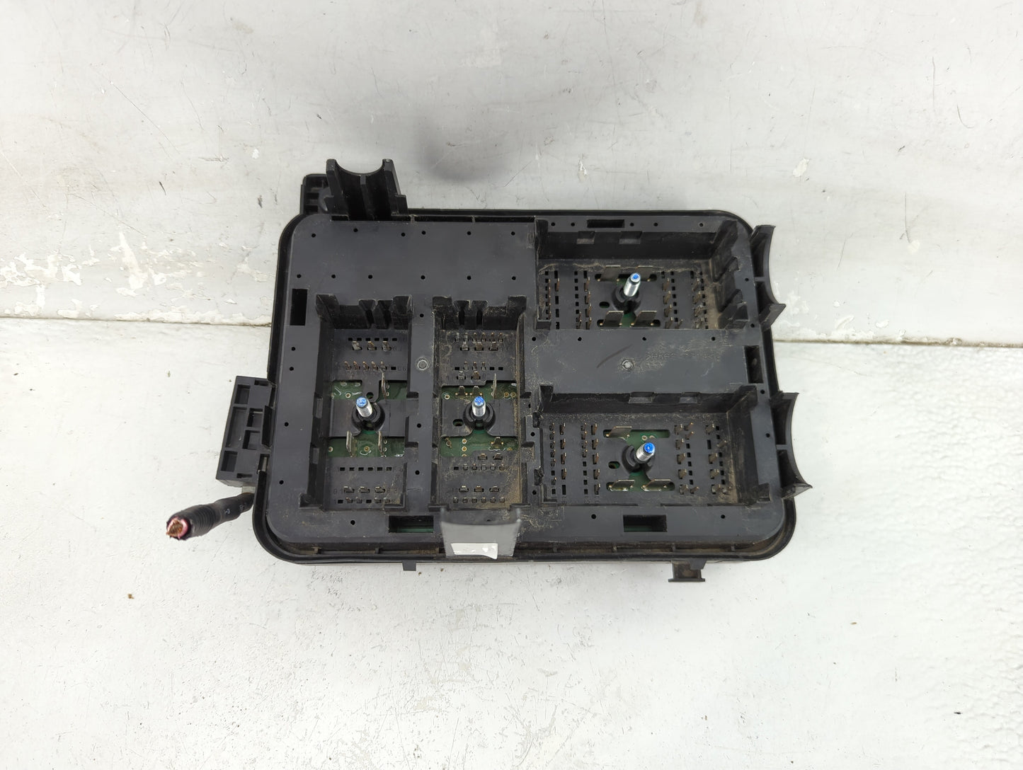 2016-2017 Chevrolet Equinox Fusebox Fuse Box Panel Relay Module Fits Fits 2016 2017 OEM Used Auto Parts - Oemusedautoparts1.