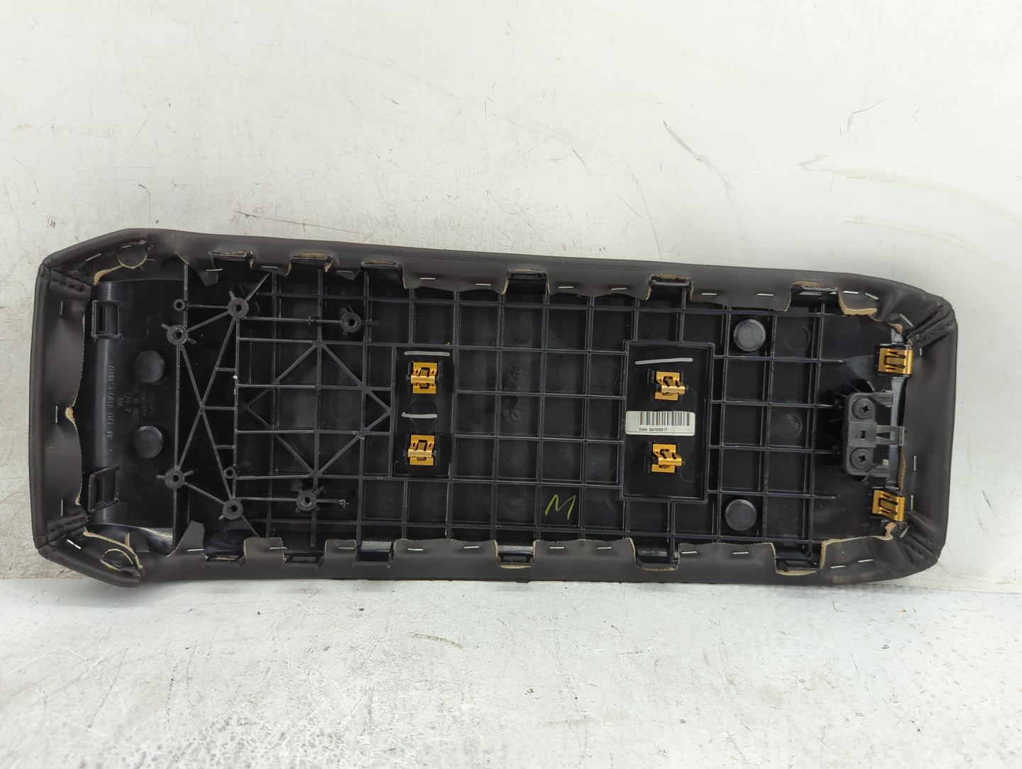 2016-2017 Chevrolet Equinox Center Console Armrest Cover Lid Fits Fits 2016 2017 OEM Used Auto Parts - Oemusedautoparts1.com
