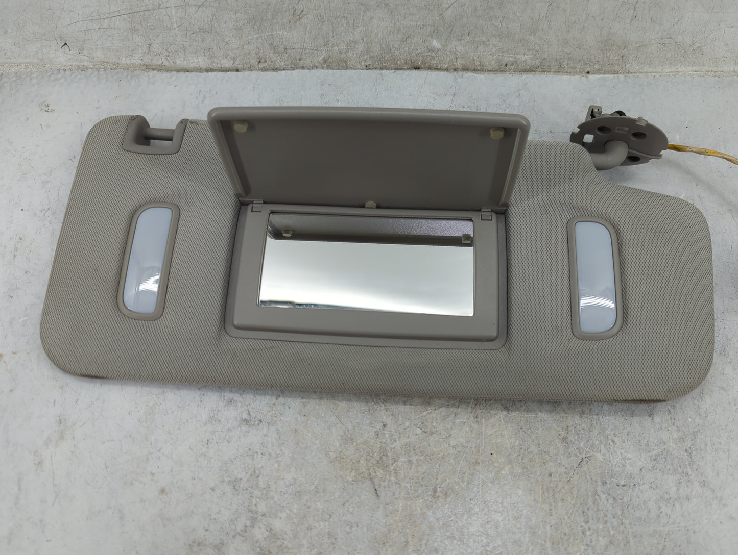 2010-2017 Chevrolet Equinox Sun Visor Shade Replacement Passenger Right Mirror Fits Fits 2010 2011 2012 2013 2014 2015 2016 