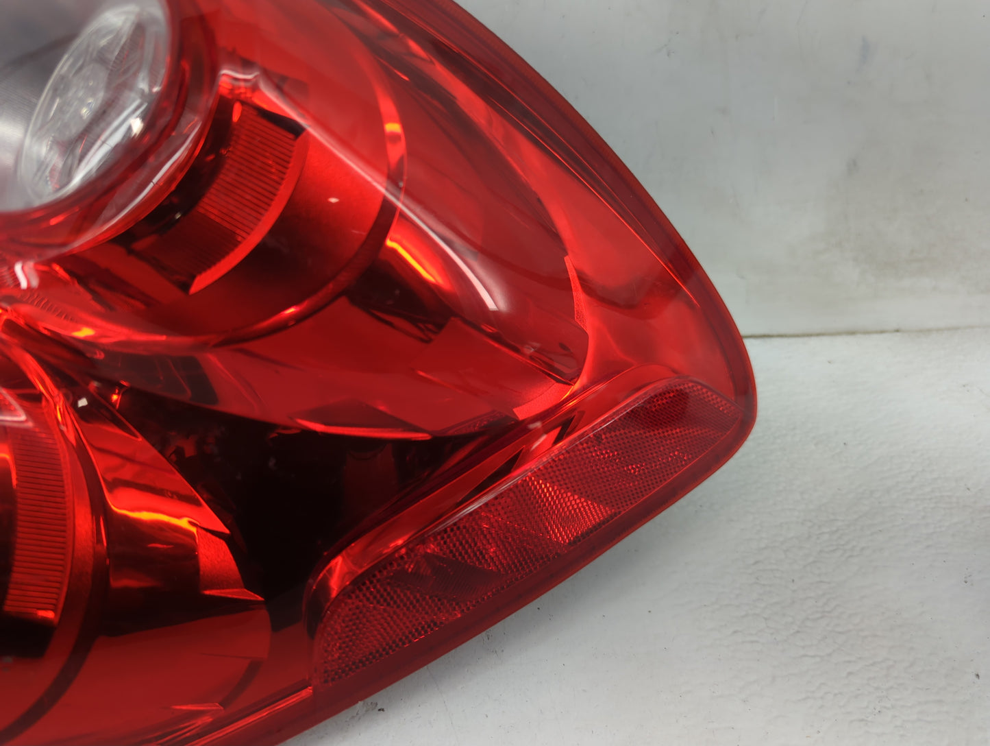 2010-2015 Chevrolet Equinox Tail Light Assembly Passenger Right OEM Fits Fits 2010 2011 2012 2013 2014 2015 OEM Used Auto Pa