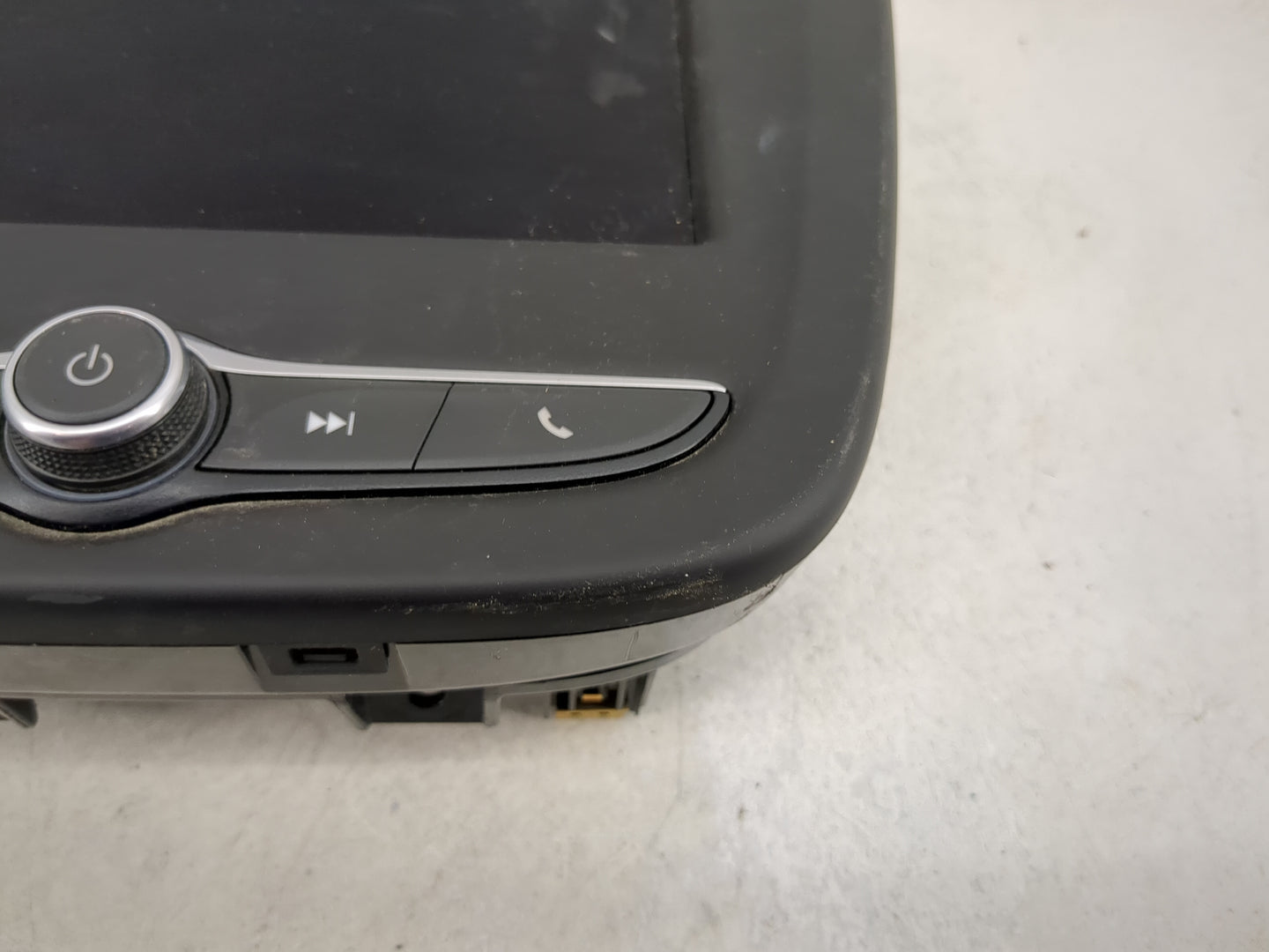 2019-2021 Chevrolet Equinox Radio AM FM Cd Player Receiver Replacement Fits Fits 2019 2020 2021 2022 OEM Used Auto Parts - O