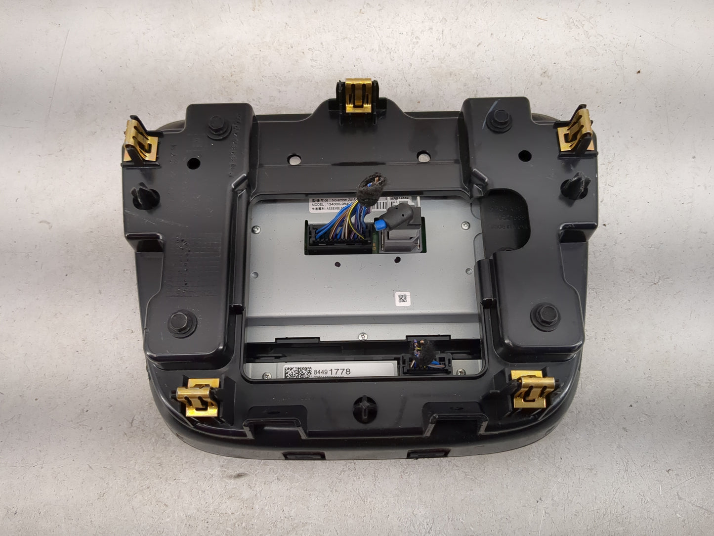 2019-2021 Chevrolet Equinox Radio AM FM Cd Player Receiver Replacement Fits Fits 2019 2020 2021 2022 OEM Used Auto Parts - O
