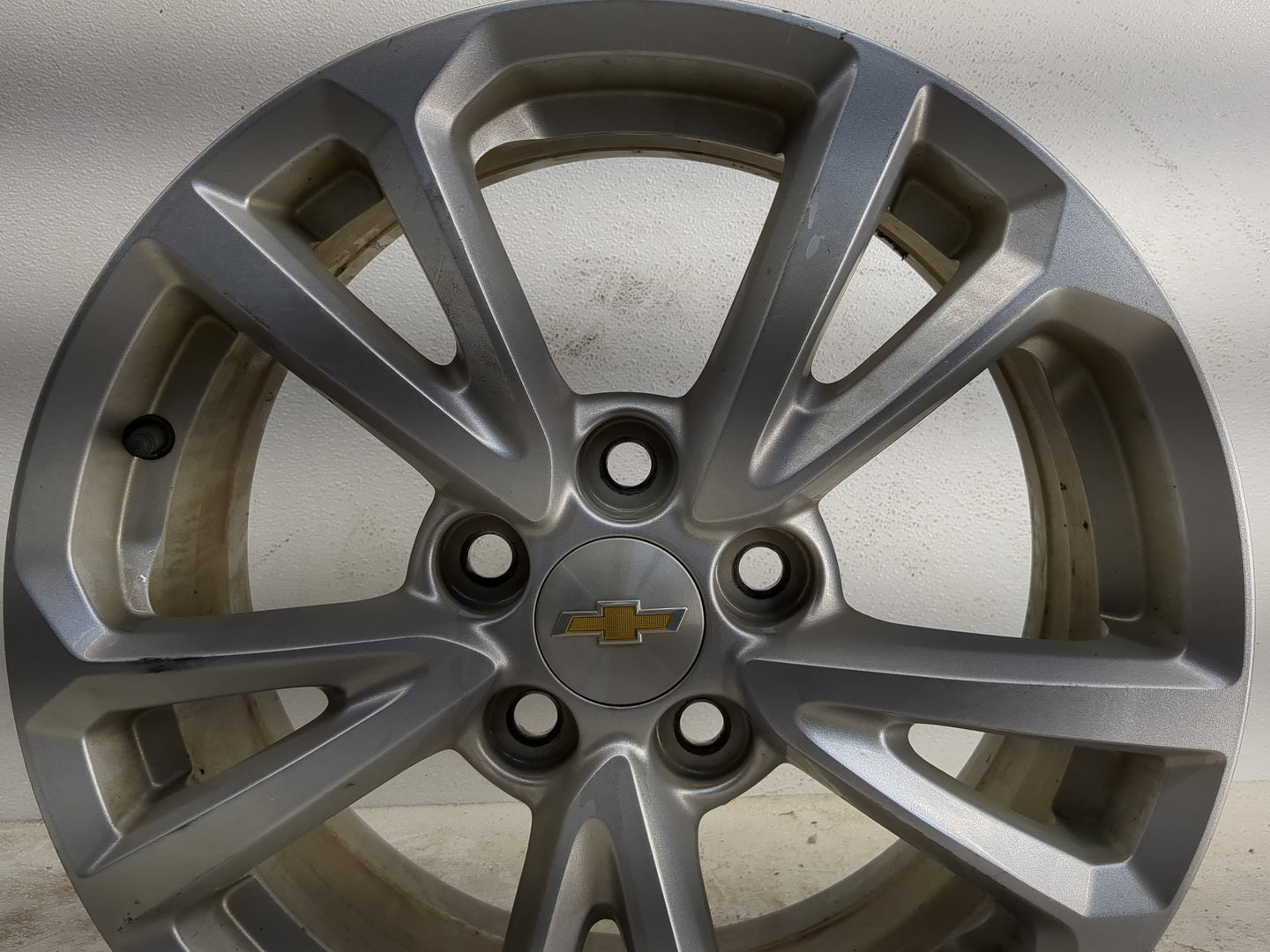 2016-2017 Chevrolet Equinox Oem Wheel Rim - Oemusedautoparts1.com