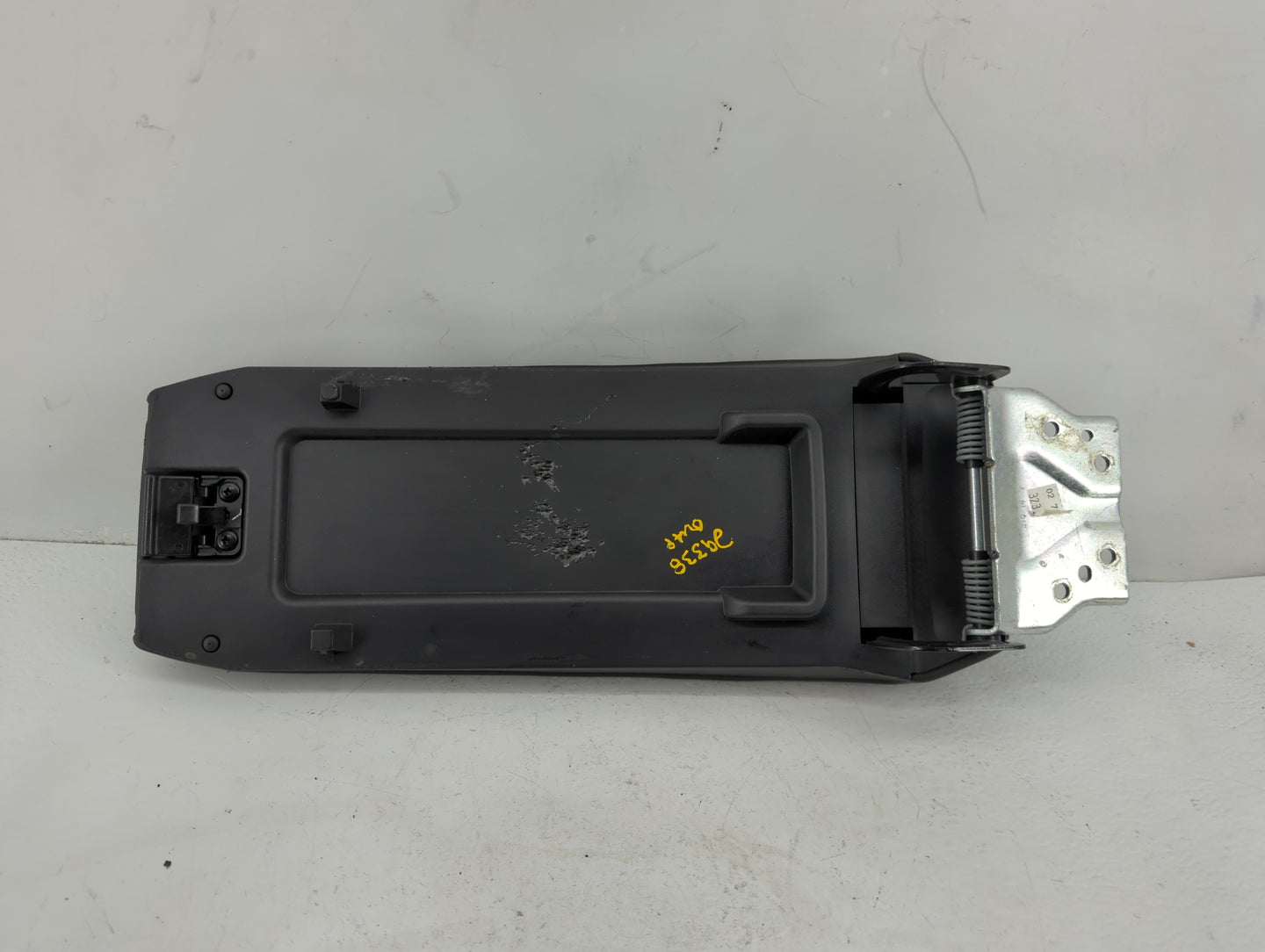 2014-2015 Chevrolet Equinox Center Console Armrest Cover Lid Fits Fits 2014 2015 OEM Used Auto Parts - Oemusedautoparts1.com