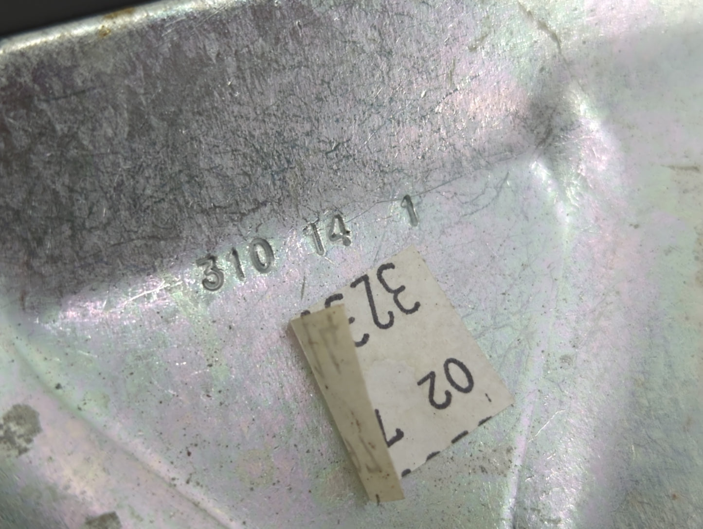 2014-2015 Chevrolet Equinox Center Console Armrest Cover Lid Fits Fits 2014 2015 OEM Used Auto Parts - Oemusedautoparts1.com