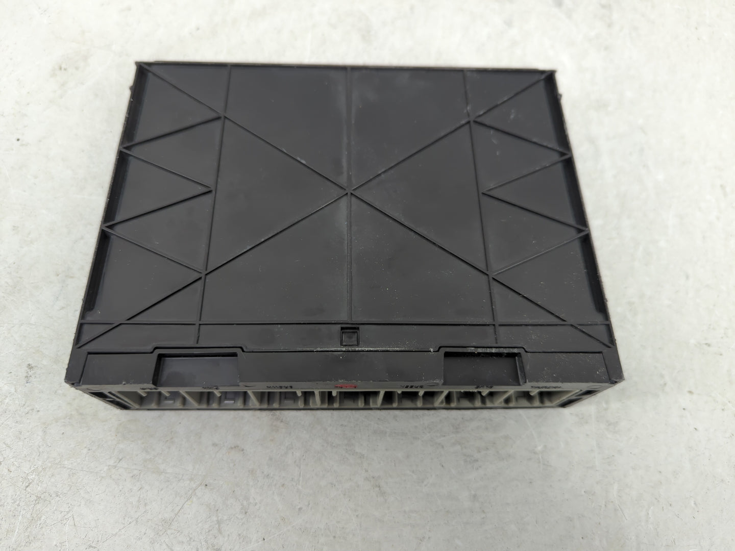 2013-2017 Chevrolet Equinox Body Control Module Bcm Inner Cabin Fuse Box - Oemusedautoparts1.com