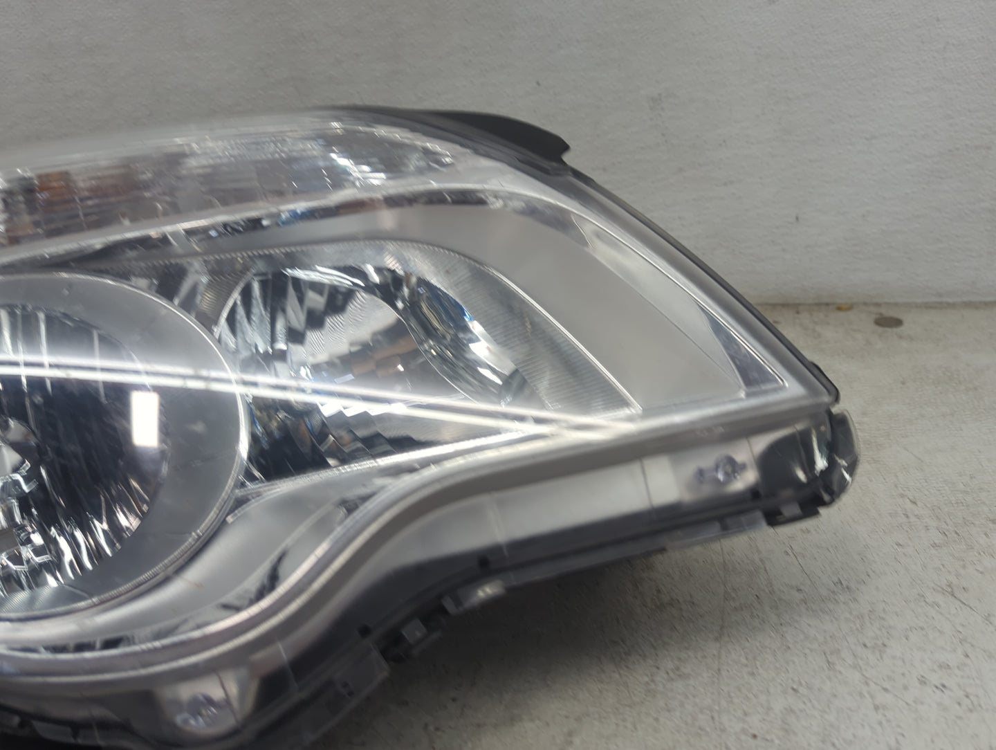 2010 Chevrolet Equinox Passenger Right Oem Head Light Headlight Lamp 5032819 - Oemusedautoparts1.com