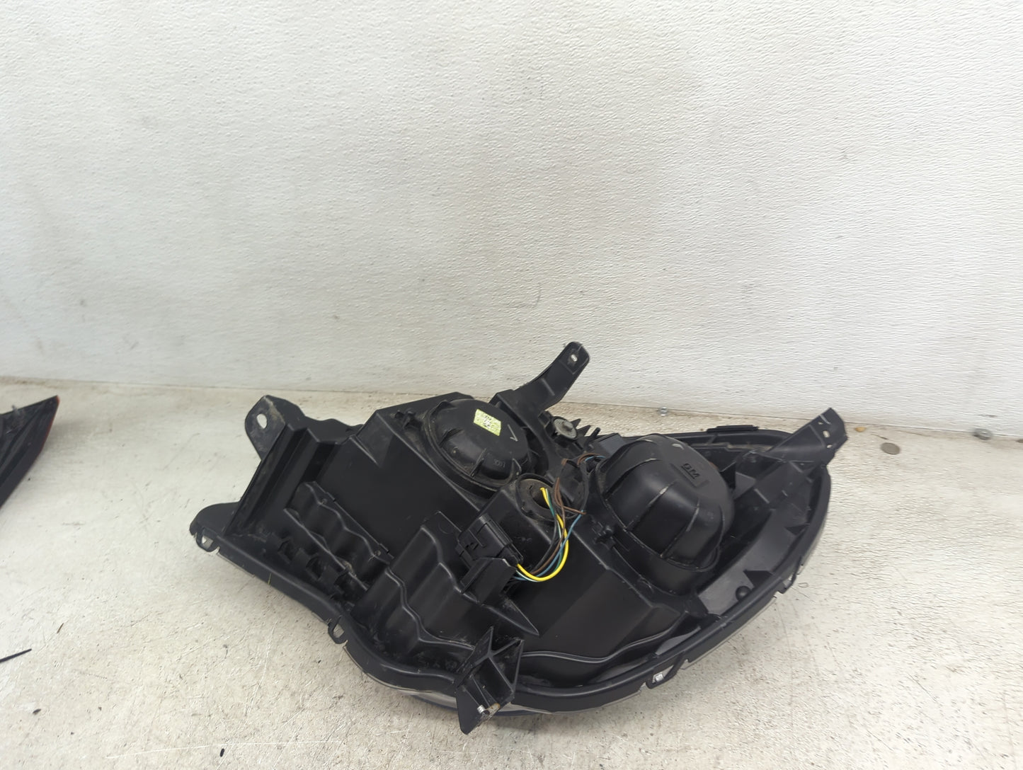 2010 Chevrolet Equinox Passenger Right Oem Head Light Headlight Lamp 5032819 - Oemusedautoparts1.com