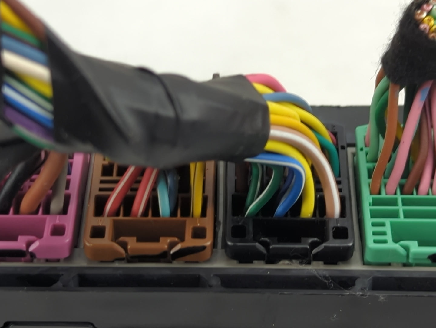 2010-2014 Chevrolet Equinox Body Control Module Bcm Inner Cabin Fuse Box - Oemusedautoparts1.com