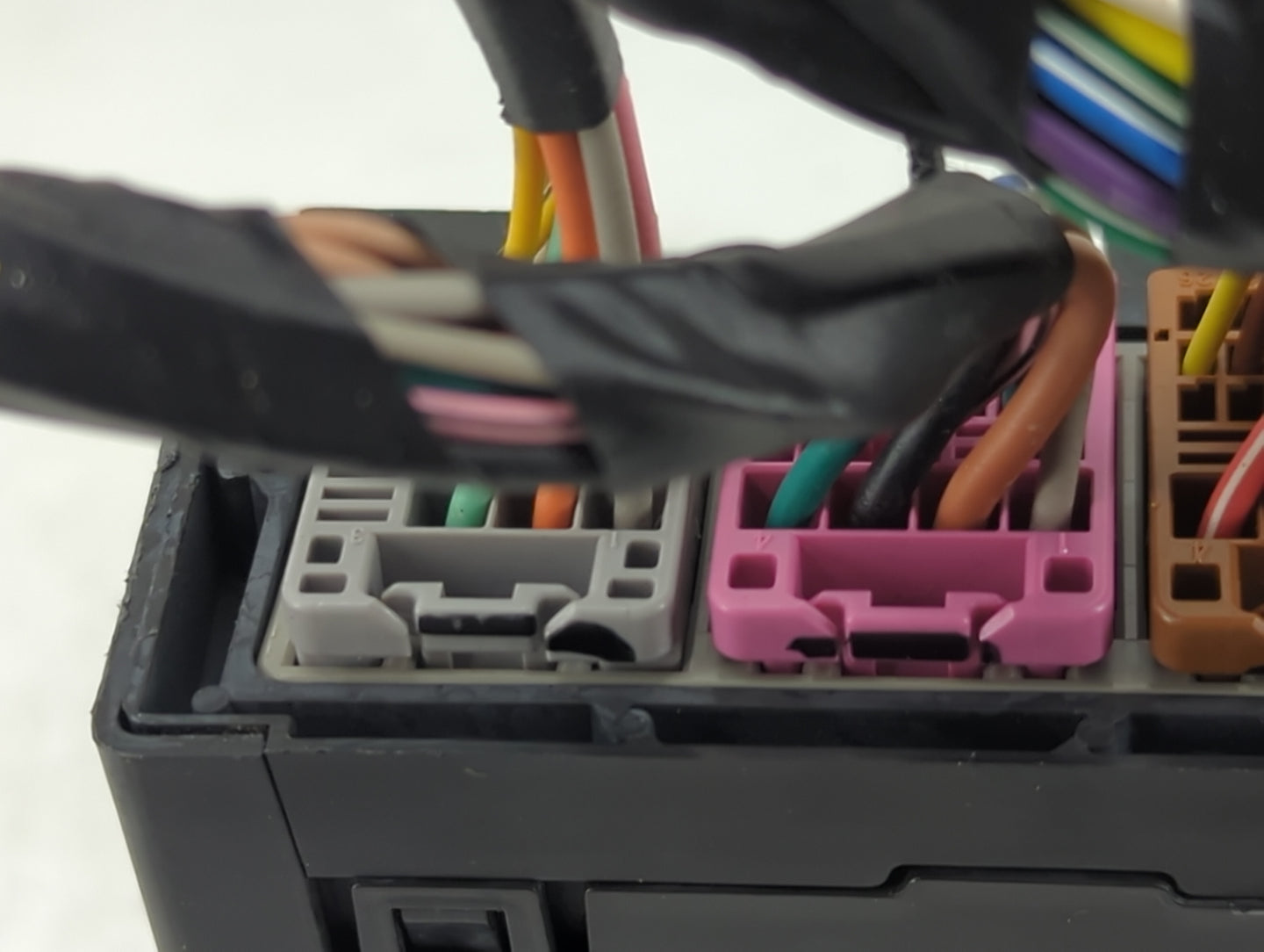 2010-2014 Chevrolet Equinox Body Control Module Bcm Inner Cabin Fuse Box - Oemusedautoparts1.com