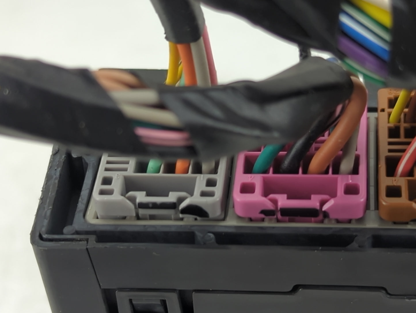 2010-2014 Chevrolet Equinox Body Control Module Bcm Inner Cabin Fuse Box - Oemusedautoparts1.com