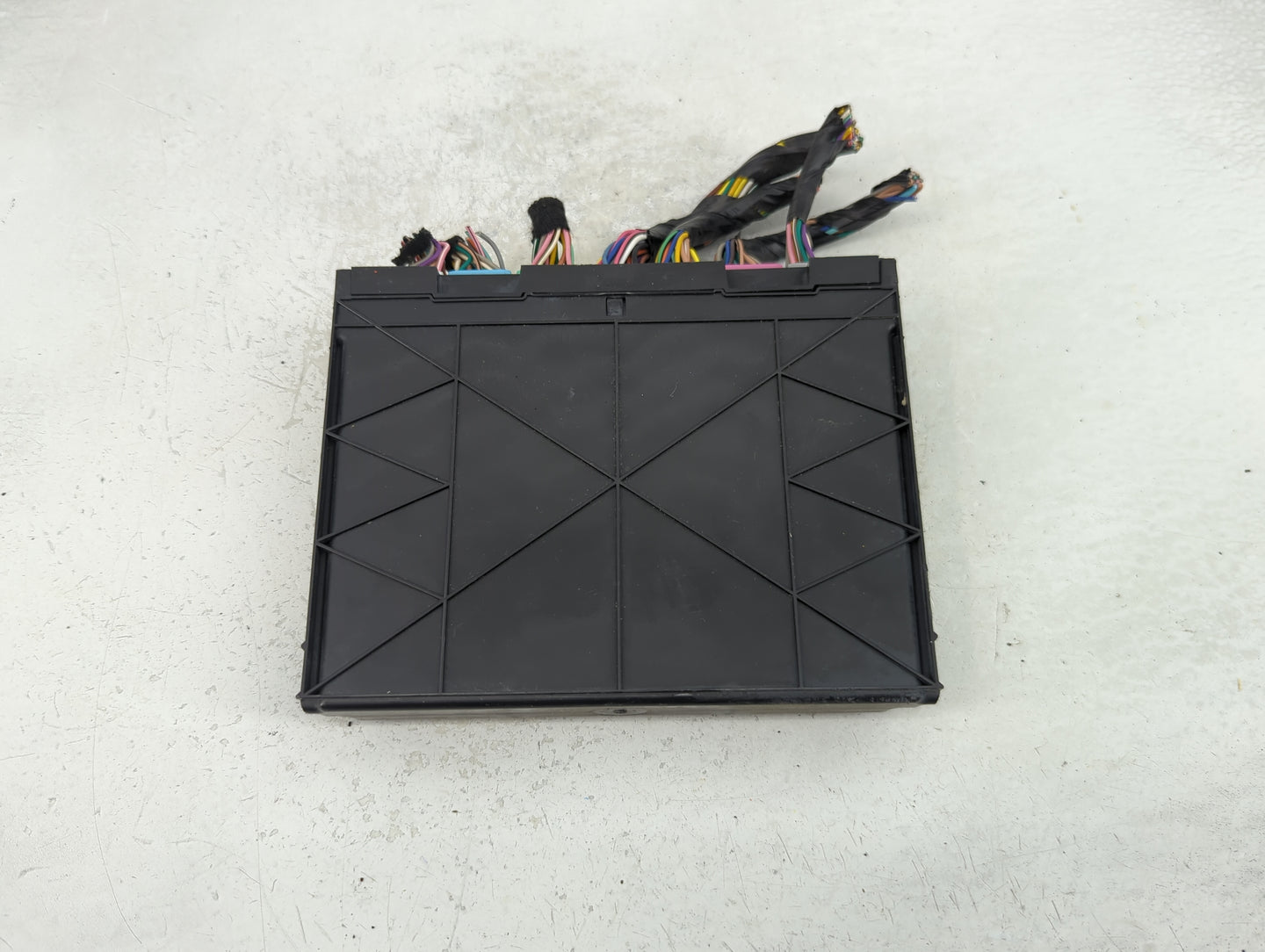 2010-2014 Chevrolet Equinox Body Control Module Bcm Inner Cabin Fuse Box - Oemusedautoparts1.com