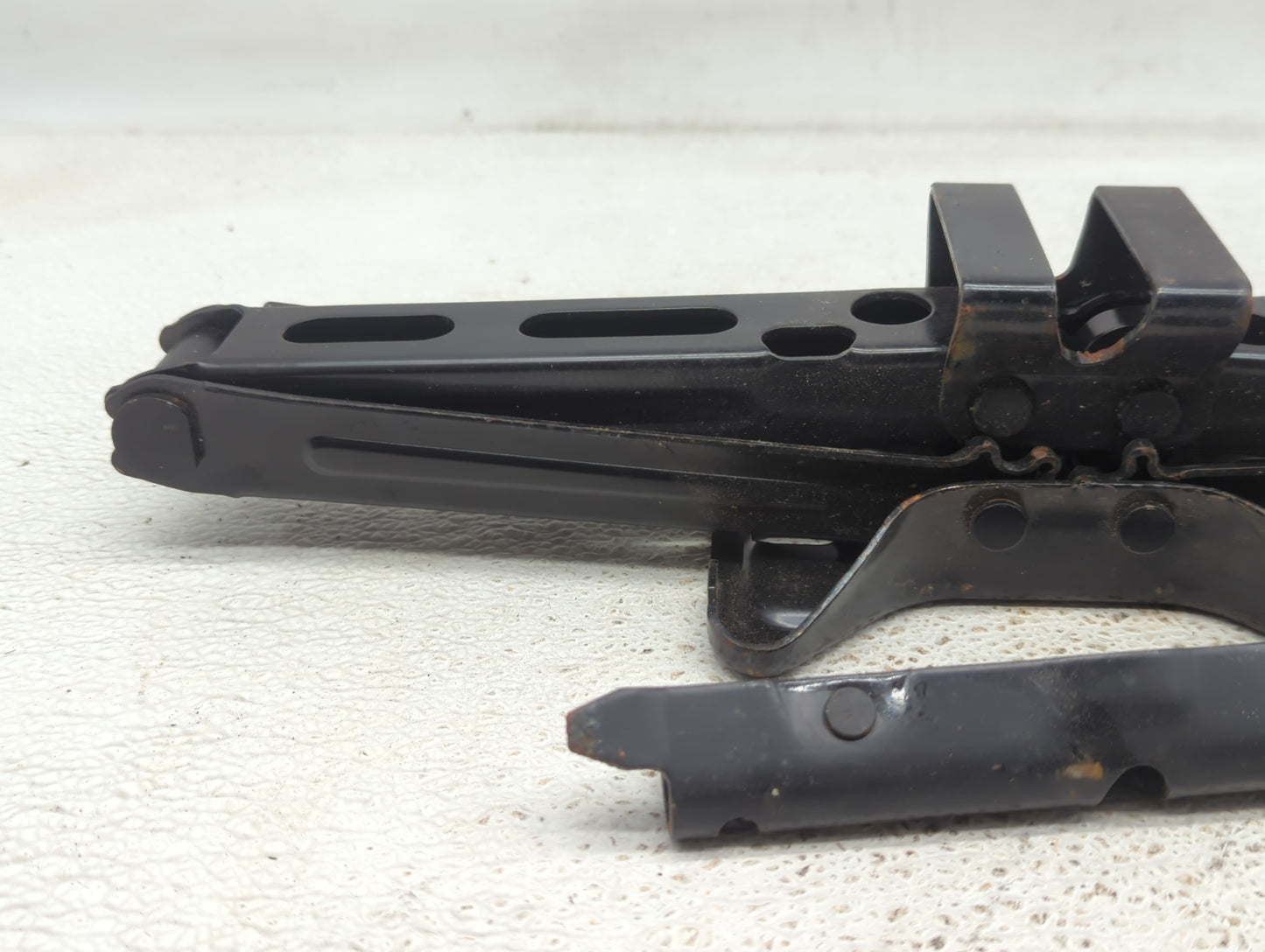 2015 Chevrolet Equinox Spare Scissor Car Jack - Oemusedautoparts1.com