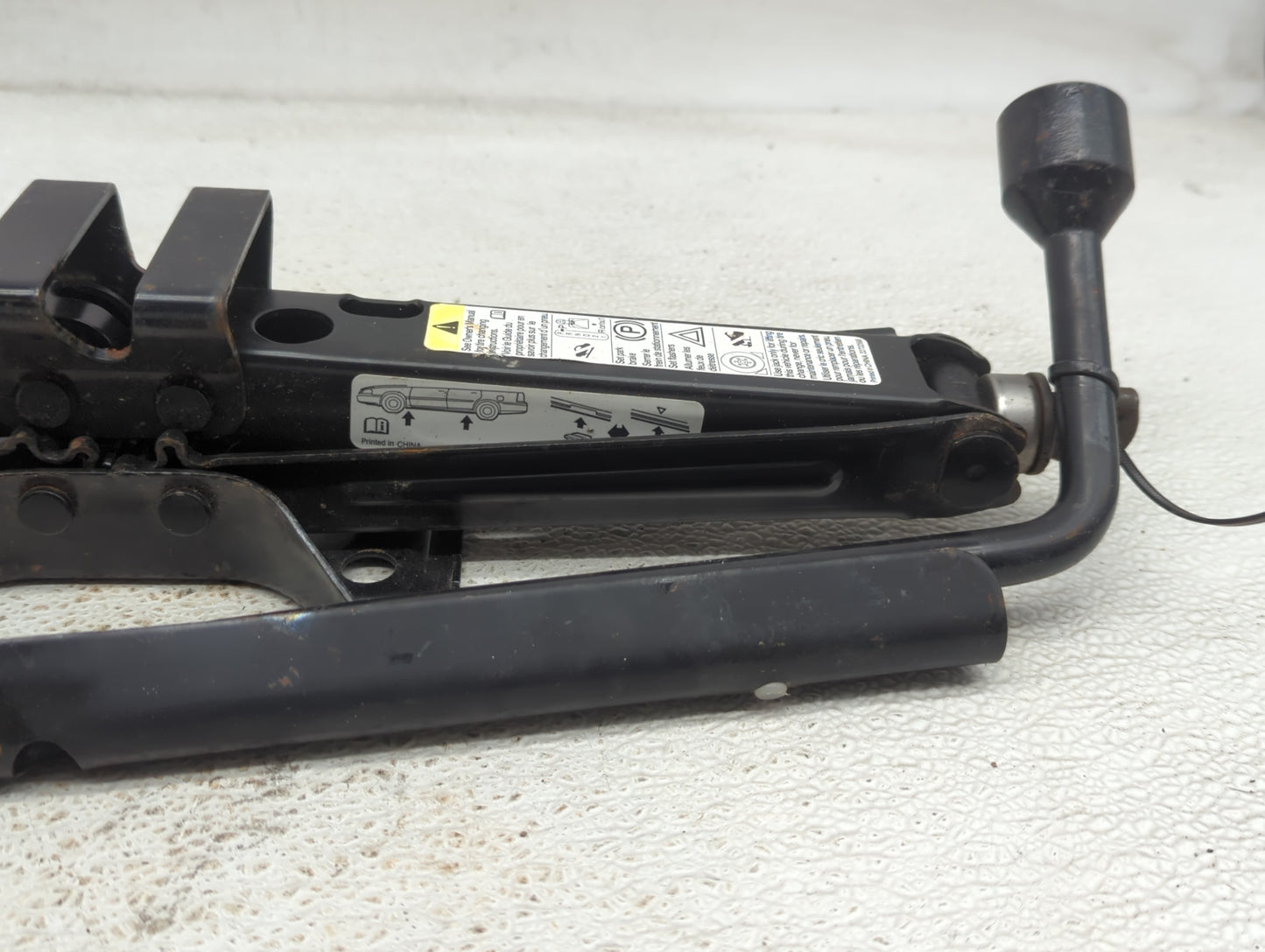 2015 Chevrolet Equinox Spare Scissor Car Jack 937450 - Oemusedautoparts1.com