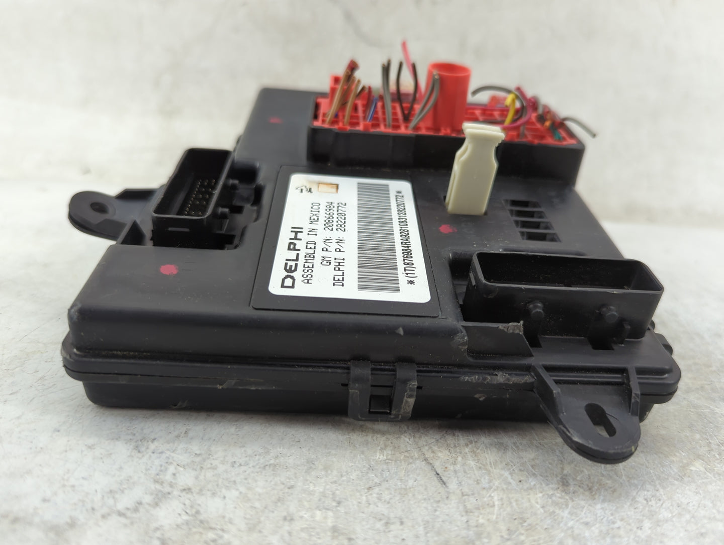 2010-2011 Chevrolet Hhr Body Control Module Bcm Inner Cabin Fuse Box 1152833 - Oemusedautoparts1.com
