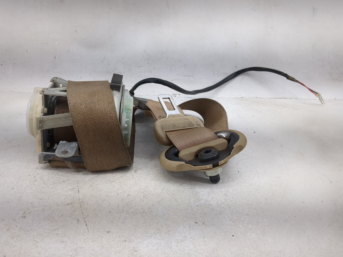 2006-2011 Chevrolet Hhr Drvier Front Seatbelt Retractor 5026564 - Oemusedautoparts1.com