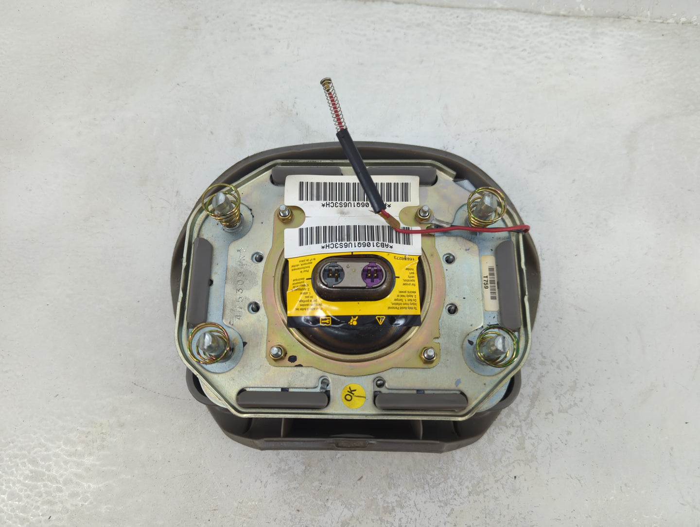 2002-2005 Chevrolet Impala Air Bag Driver Left Steering Wheel Mounted - Oemusedautoparts1.com