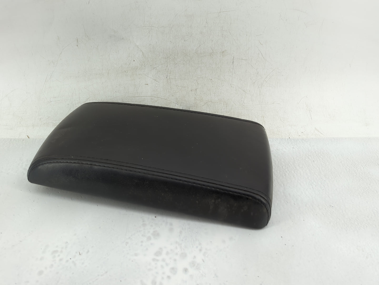 2006 Chevrolet Impala Center Console Armrest Cover Lid Fits OEM Used Auto Parts - Oemusedautoparts1.com