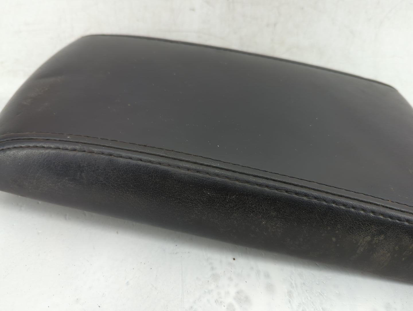 2006 Chevrolet Impala Center Console Armrest Cover Lid Fits OEM Used Auto Parts - Oemusedautoparts1.com