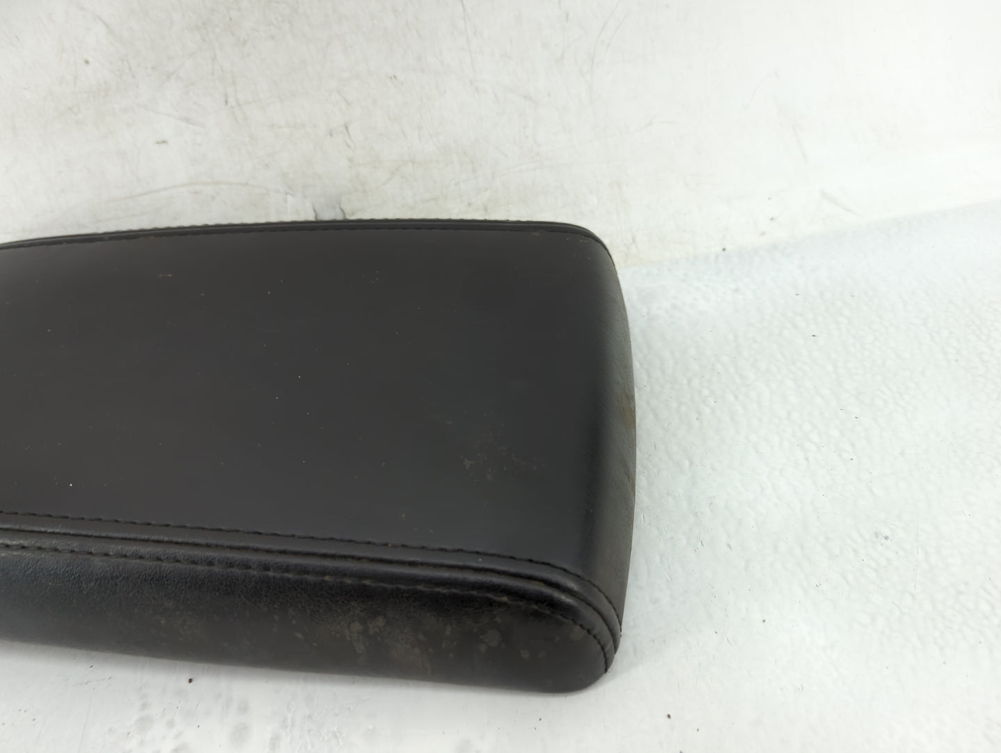 2006 Chevrolet Impala Center Console Armrest Cover Lid Fits OEM Used Auto Parts - Oemusedautoparts1.com
