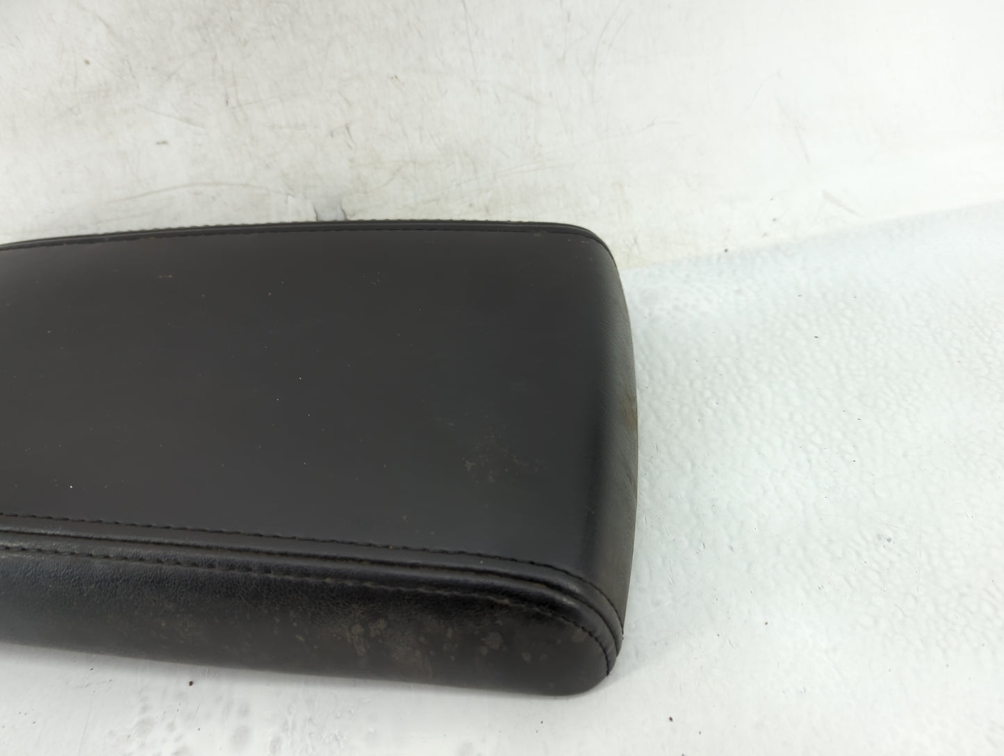 2006 Chevrolet Impala Center Console Armrest Cover Lid Fits OEM Used Auto Parts - Oemusedautoparts1.com