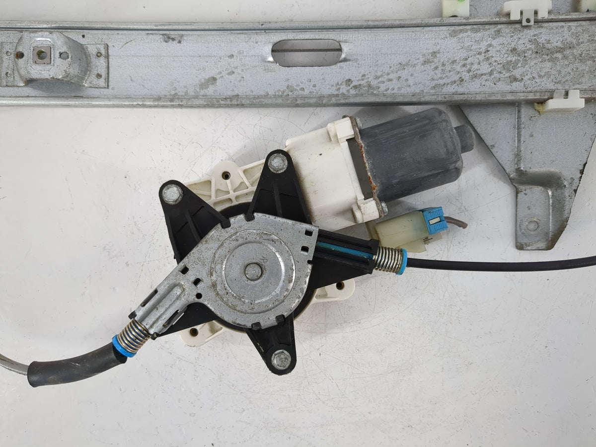 2006-2010 Chevrolet Impala Used Window Regulator Passenger Front 1083596 - Oemusedautoparts1.com