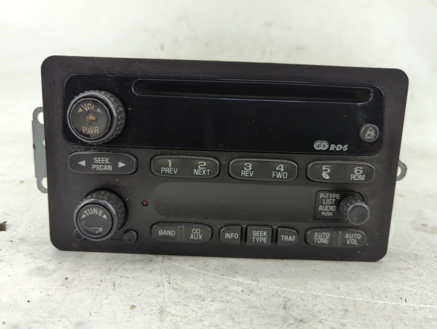 2002-2005 Chevrolet Impala Radio AM FM Cd Player Receiver Replacement Fits Fits 2002 2003 2004 2005 OEM Used Auto Parts - Oe