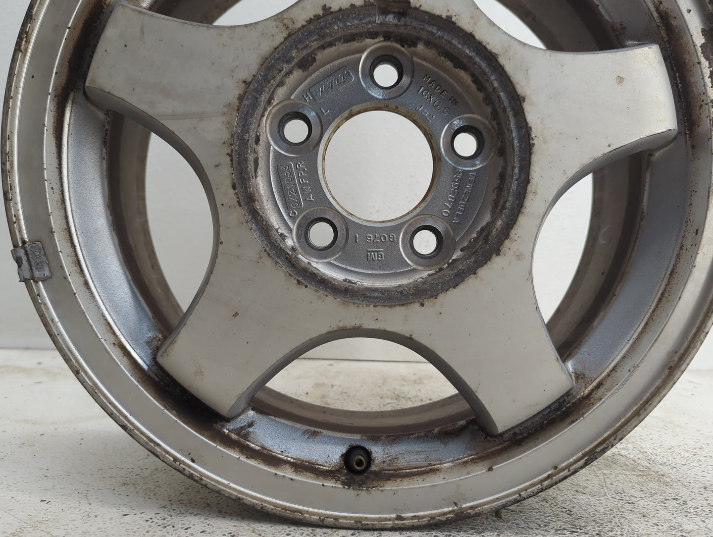 2000-2007 Chevrolet Impala Oem Wheel Rim 1104037 - Oemusedautoparts1.com