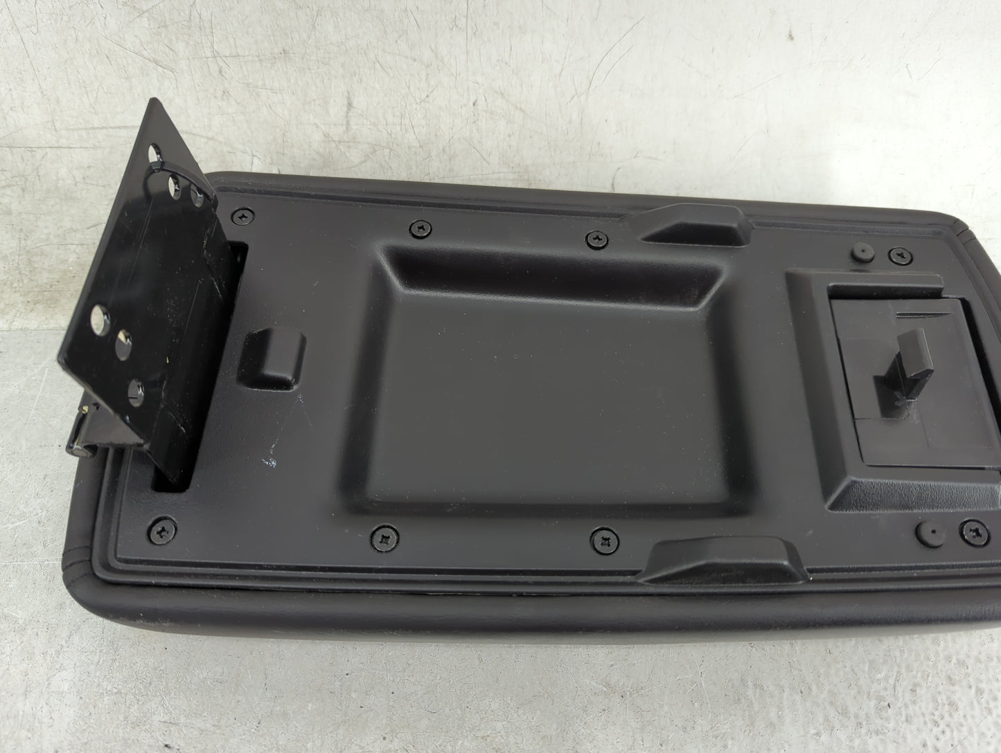 2007-2016 Chevrolet Impala Center Console Armrest Cover Lid Fits Fits 2007 2008 2009 2010 2011 2012 2013 2014 2015 2016 OEM 
