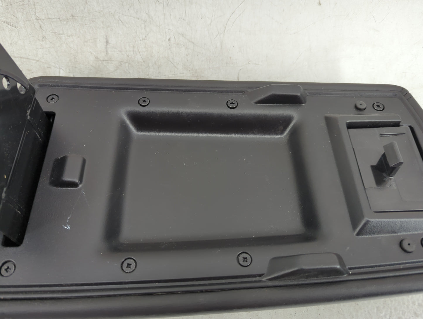 2007-2016 Chevrolet Impala Center Console Armrest Cover Lid Fits Fits 2007 2008 2009 2010 2011 2012 2013 2014 2015 2016 OEM 
