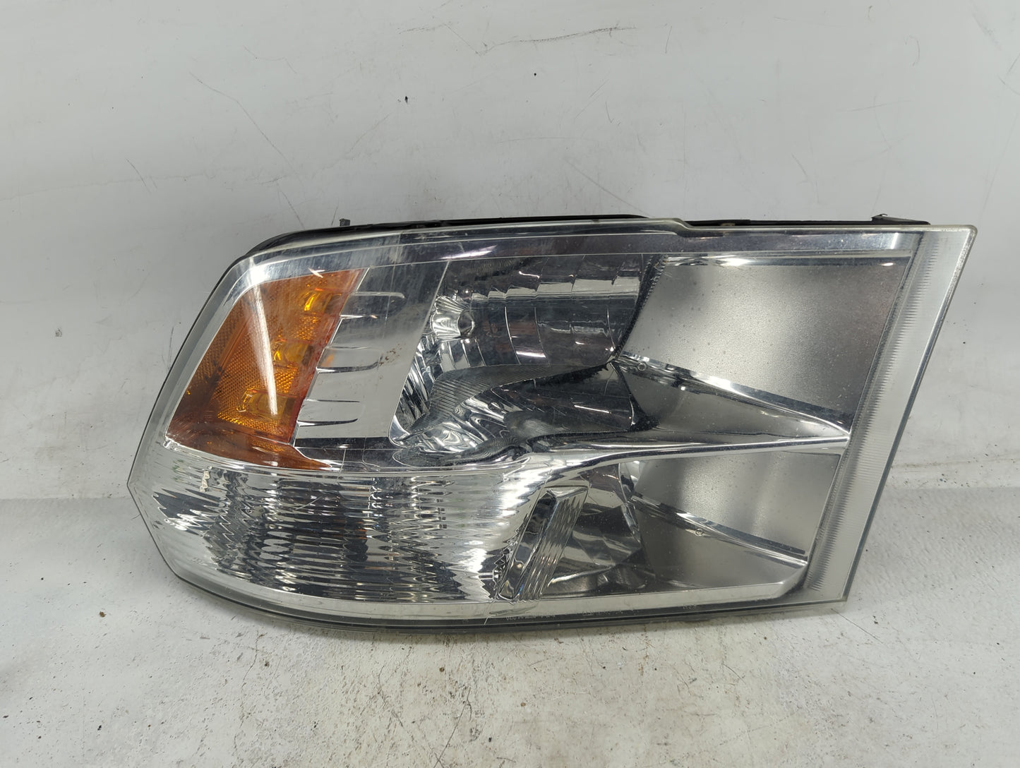 2006-2016 Chevrolet Impala Passenger Right Oem Head Light Headlight Lamp 1132208 - Oemusedautoparts1.com