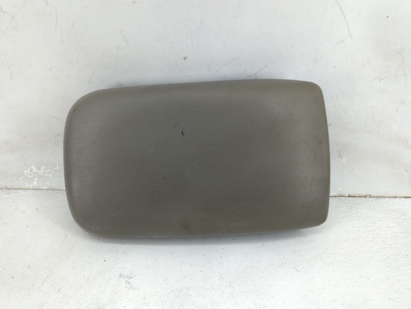 2000-2005 Chevrolet Impala Center Console Armrest Cover Lid Fits Fits 2000 2001 2002 2003 2004 2005 OEM Used Auto Parts - Oe