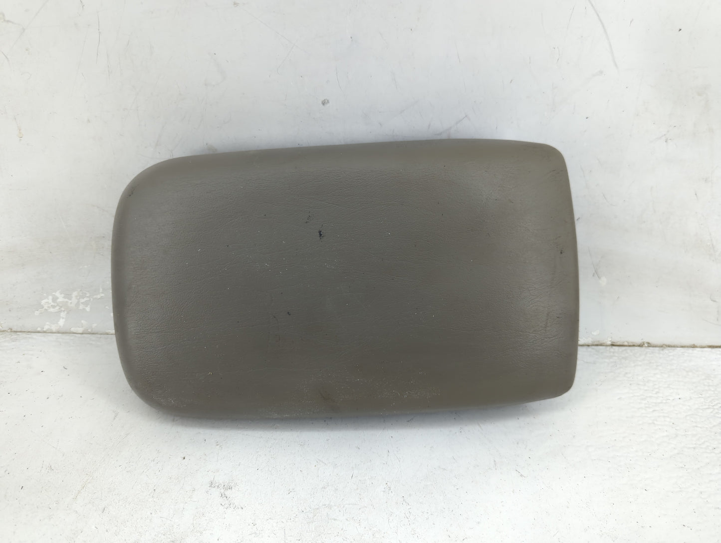 2000-2005 Chevrolet Impala Center Console Armrest Cover Lid Fits Fits 2000 2001 2002 2003 2004 2005 OEM Used Auto Parts - Oe