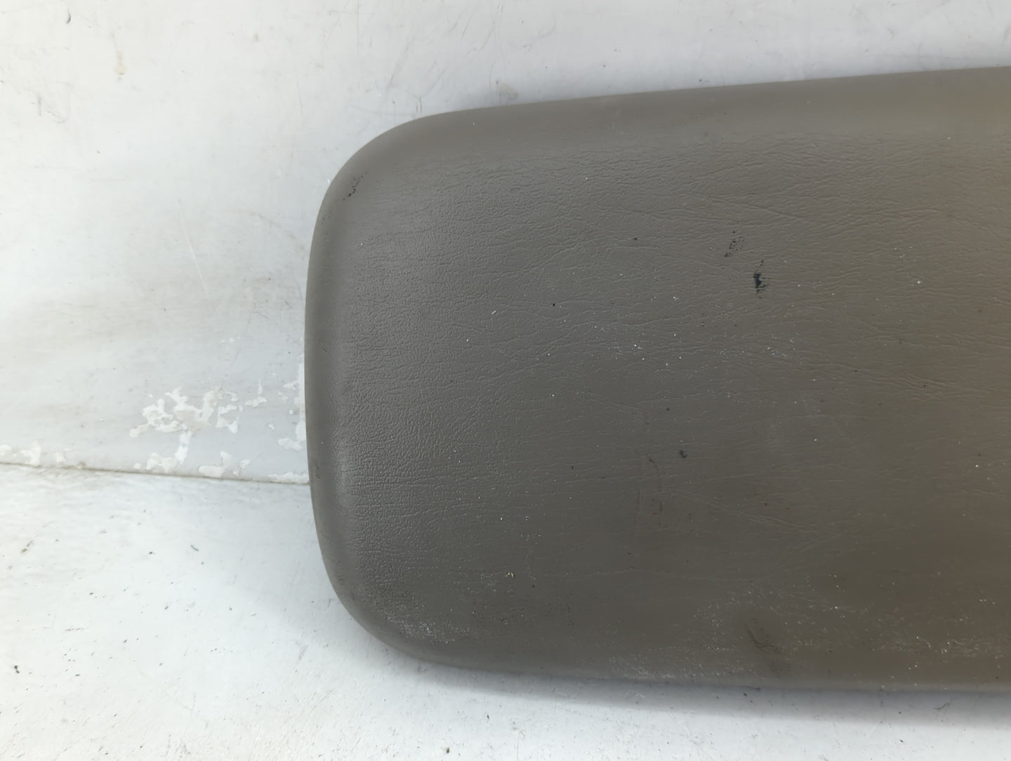 2000-2005 Chevrolet Impala Center Console Armrest Cover Lid Fits Fits 2000 2001 2002 2003 2004 2005 OEM Used Auto Parts - Oe
