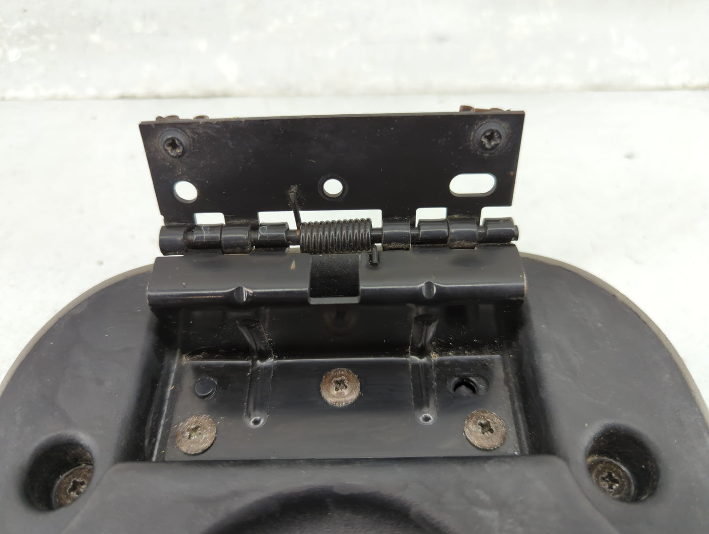2000-2005 Chevrolet Impala Center Console Armrest Cover Lid Fits Fits 2000 2001 2002 2003 2004 2005 OEM Used Auto Parts - Oe